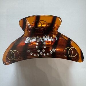 Chic Tortoise Shell Hair Clip with Rhinestones